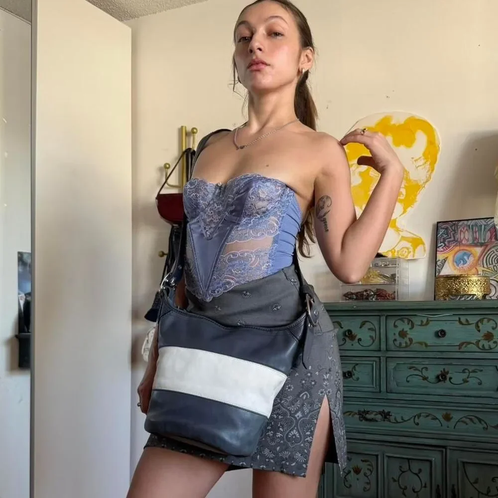 Y2K Coach Limited Edition Rugby Duffel Handbag – Navy / Ivory - Picture 3 of 8